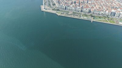 İzmir Körfezi'nde 6. kez atık saptandı. Başkan Tugay, denetim yetkisi