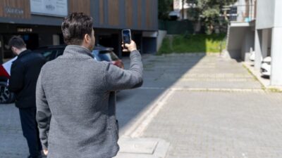 Karşıyaka Belediyesi binalardaki otoparkların amacına uygunluğunu denetlemek için saha çalışması