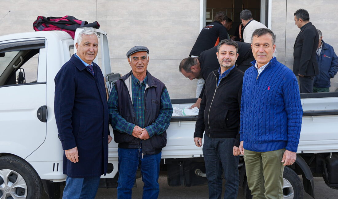 Kemalpaşa Belediyesi 400 üreticiye 208 ton gübre desteği sağlıyor. Proje