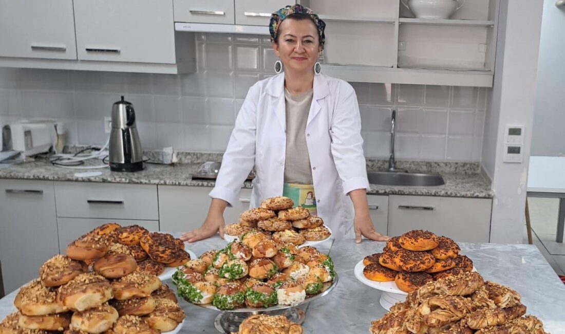 İzmir Meslek Fabrikası mezunu Özgür Karasar, Rotterdam'da ünlü bir pastanede