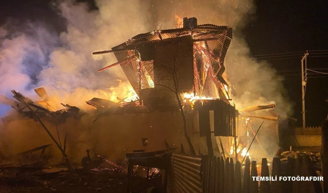 MUĞLA’DA ALEVLER TEK KATLI EVİ YUTTU: YATAĞAN’DA KORKUTAN YANGIN! Muğla Yatağan'da çıkan yangın sonucu tek katlı bir ev tamamen