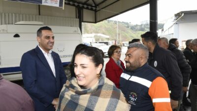 Çiğli Belediye Başkanı Onur Emrah Yıldız personeliyle bayramlaşarak birlik ve