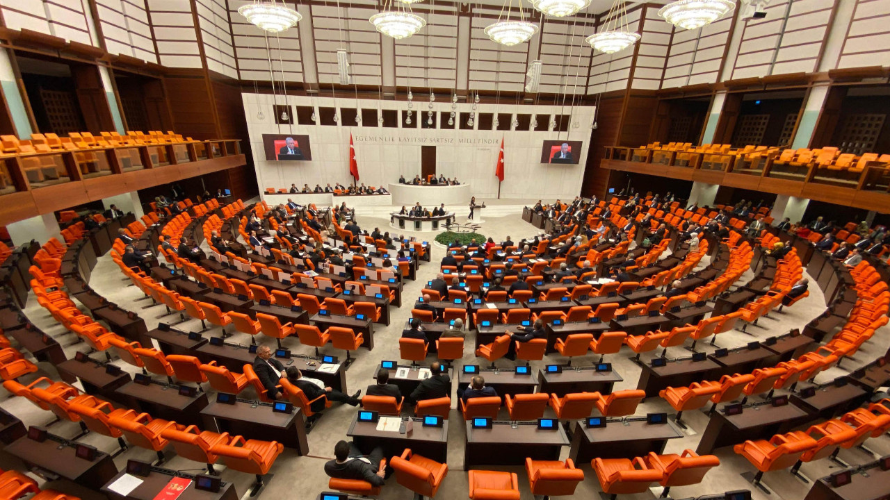 Savunma sanayii çalışanlarına yeşil pasaport verilmesi için TBMM’ye kanun teklifi