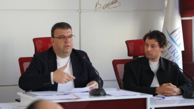 Seferihisar Belediye Meclisi'nde şiddete karşı tarihi çıkış! Başkan Yetişkin'den Fatma