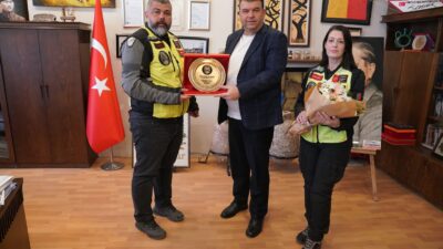 Seferihisar'da ileri sürüş eğitimi sonrası RİEDER Kulübü üyeleri Başkan İsmail