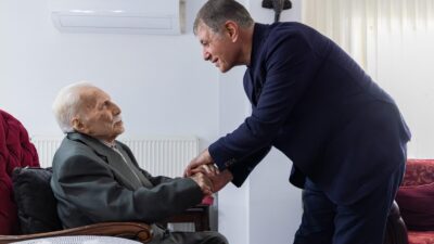 Başkan Cemil Tugay, 14 Mart Tıp Bayramı’nda ortopedinin çınarı Prof.