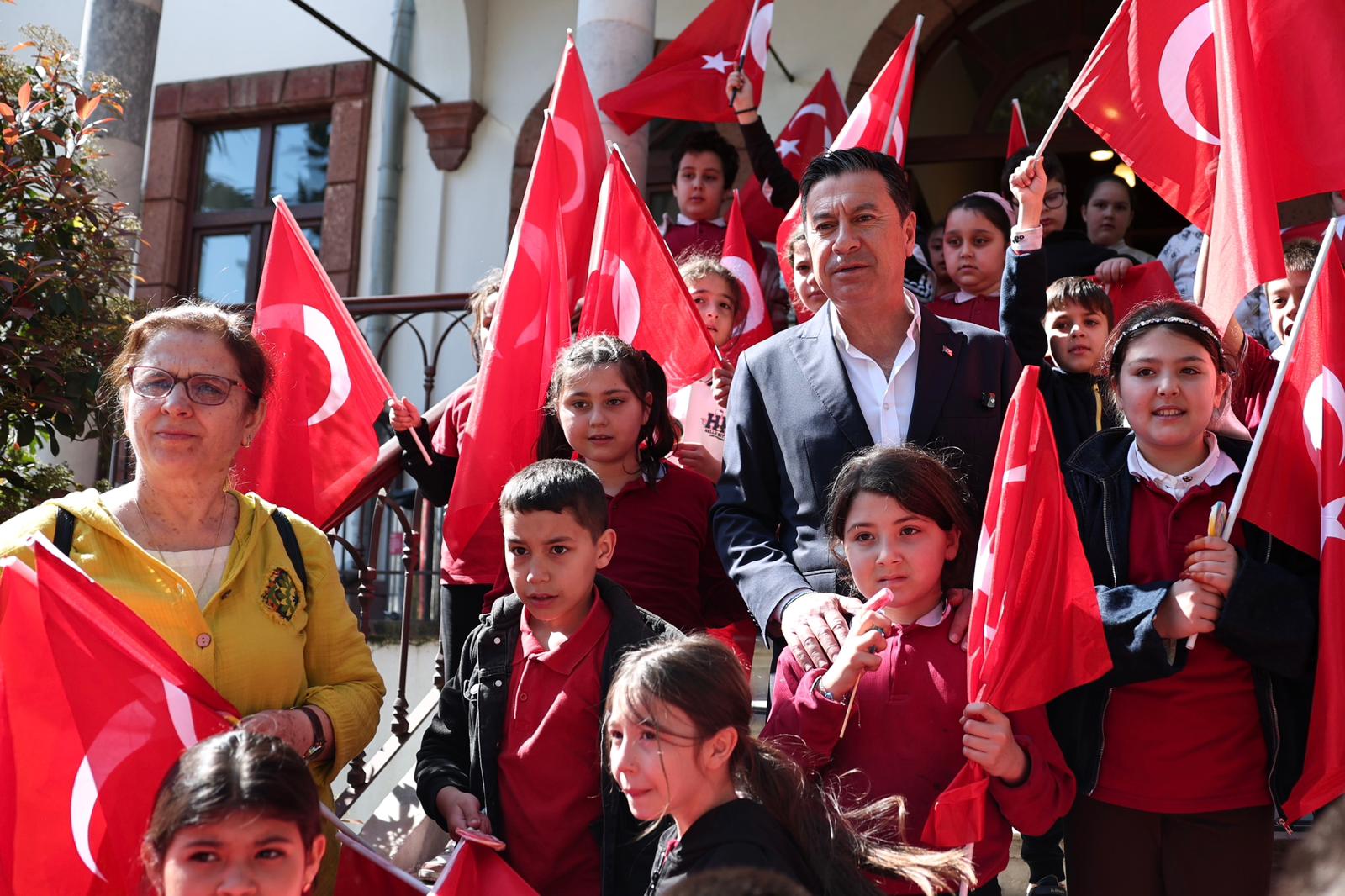 Ahmet Aras 23 Nisan mesajında Kahramanmaraş ve Şanlıurfa'daki okul saldırılarına
