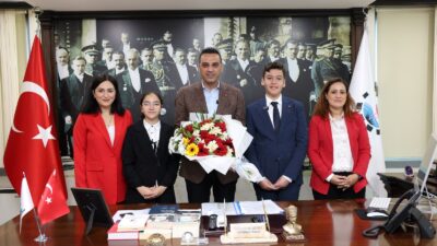 Çiğli Belediye Başkanı Onur Emrah Yıldız, 23 Nisan'da koltuğunu 3