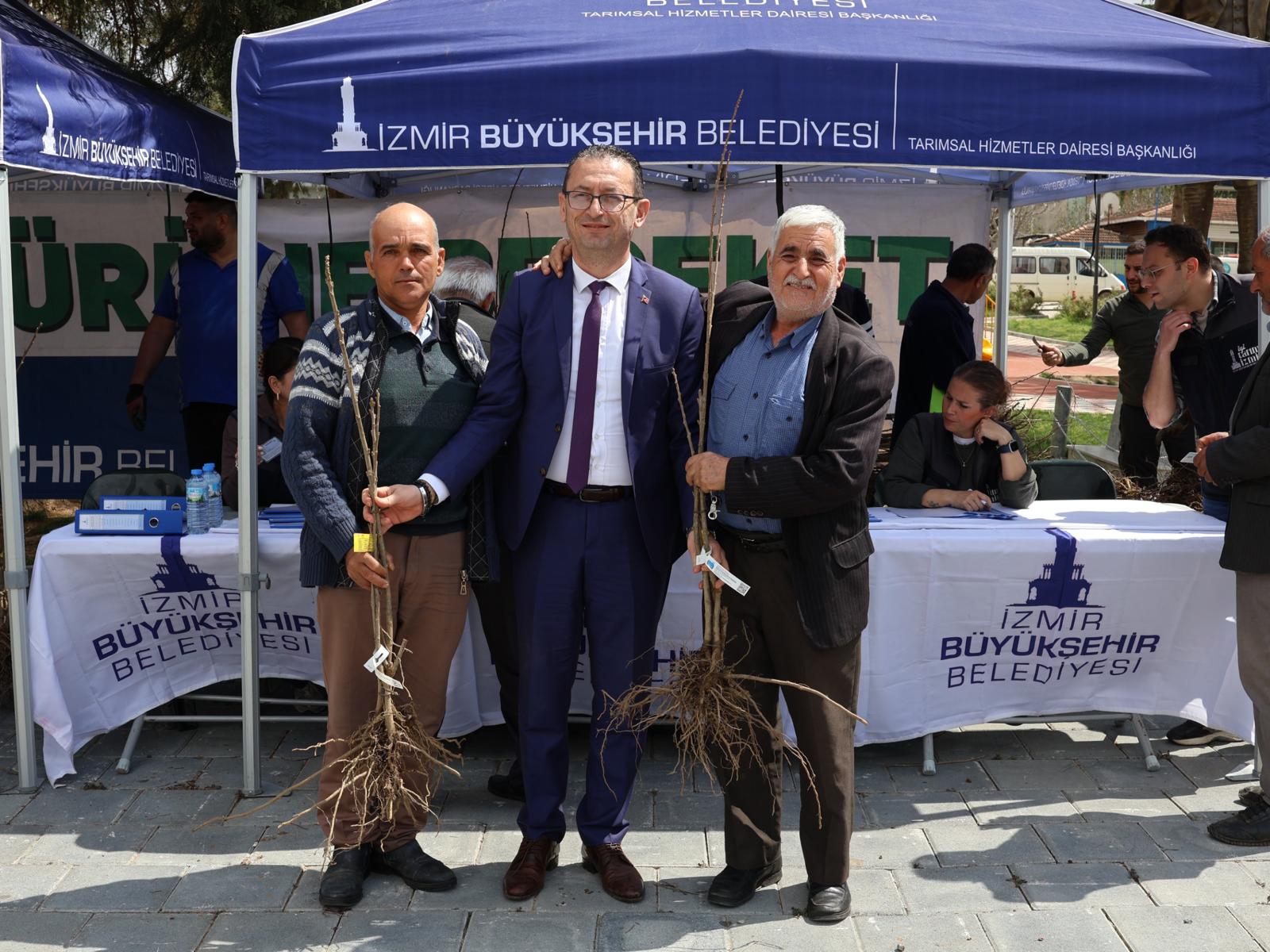Beydağ tarımsal destek projesiyle İzmir’de üretim şahlanıyor! İpekböcekçiliği için dut