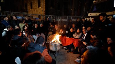 Meslek Fabrikası direnişi 2. gününde! Cemil Tugay "Gitmiyoruz" dedi, işçiler