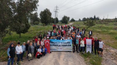 Çiğli Belediye Başkanı Onur Emrah Yıldız'ın başlattığı doğa yürüyüşü seferberliği