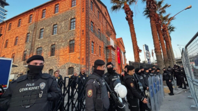 Meslek Fabrikası operasyonu ile İzmir'de şafak vakti polis müdahalesi yaşandı!