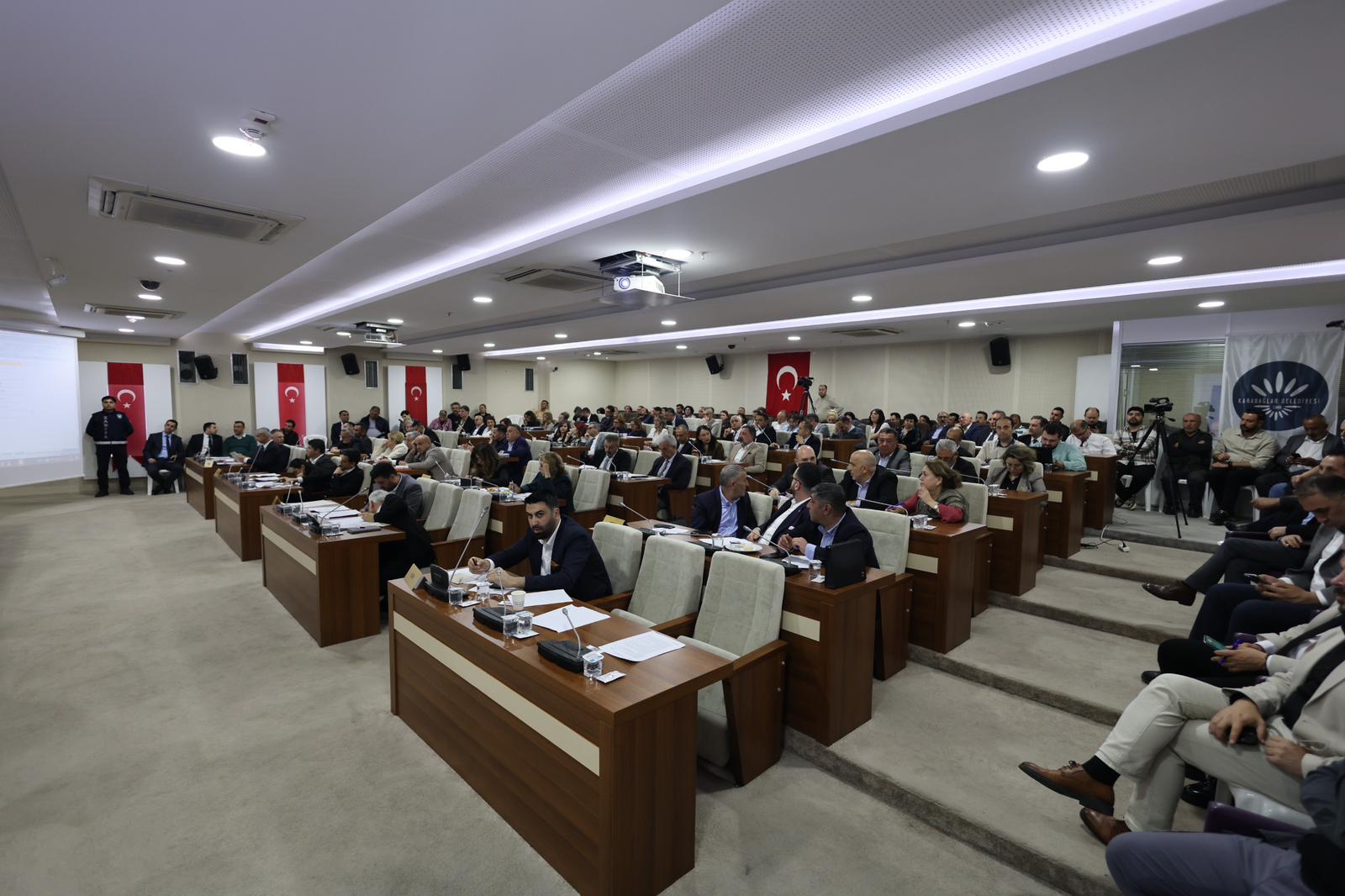 Helil Kınay Karabağlar Meclisinde Resti Çekti
