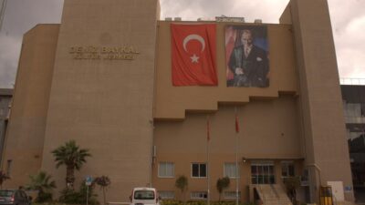 Karşıyaka üniversite projesi için imzalar atıldı! Deniz Baykal Kültür Merkezi