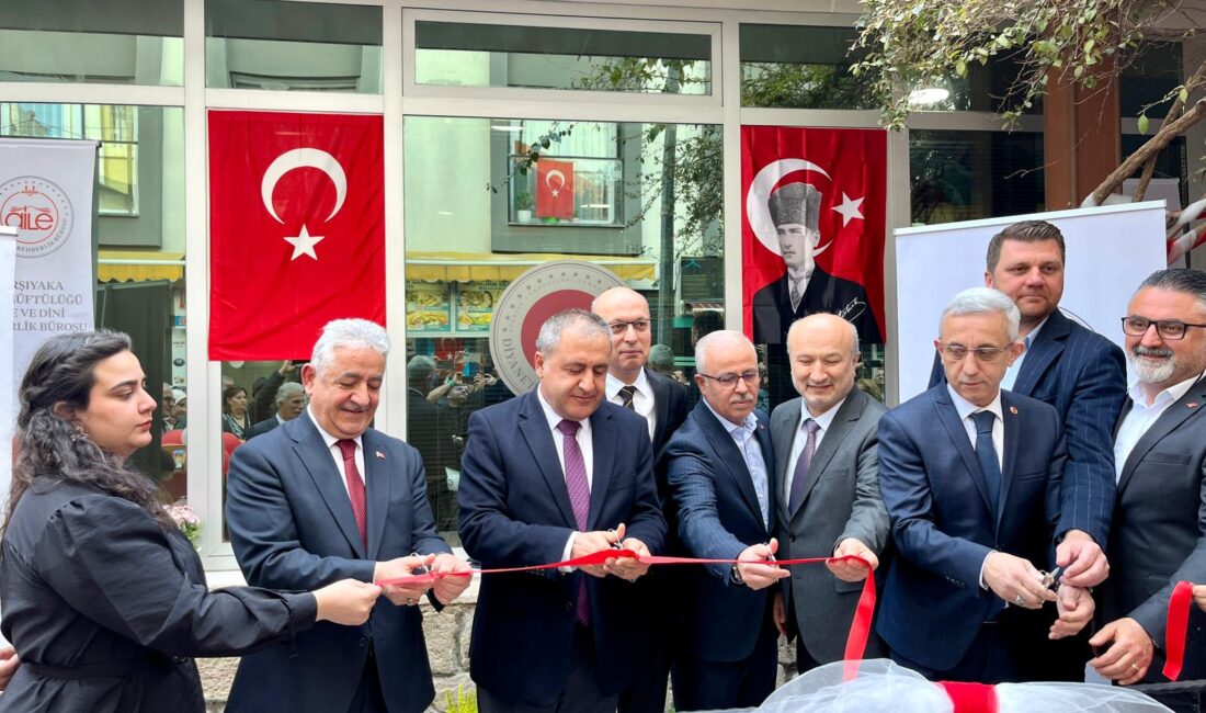 Karşıyaka'da Aile ve Dini Rehberlik Bürosu açıldı! Mustafa Kemalpaşa Camii'ndeki