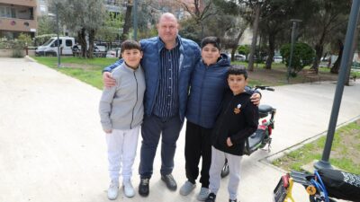 Menderes Belediye Başkanı İlkay Çiçek, Pazar mesaisinde hemşehrileriyle buluştu! 1957