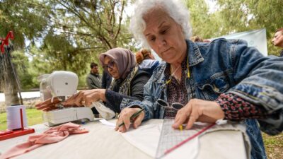 İzmir Meslek Fabrikası binasına el koyma girişimi! Makineler sokağa taşındı,