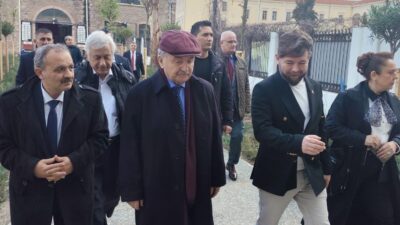 Namık Kemal Zeybek İzmir Kemeraltı’nda esnafın nabzını tuttu! ATA Parti