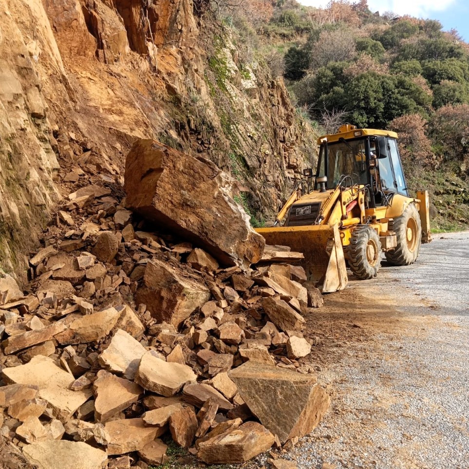 Ödemiş Belediye Başkanı Mustafa Turan 48 mahallede heyelan seferberliği başlattı.