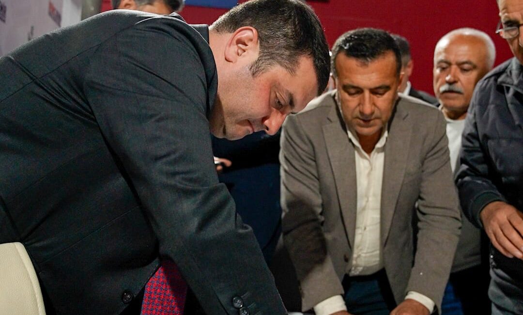 Torbalı’da Kağıt Fabrikası ile Su Savaşı Başladı: 60 Muhtar İsyanda! Torbalı kağıt fabrikası projesine karşı 60 muhtar ve Belediye Başkanı