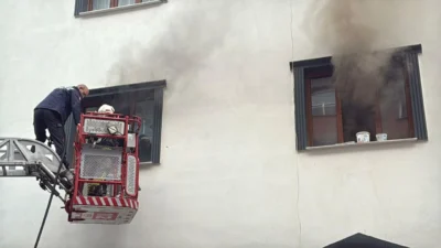 Turgutlu nezarethane ölümü! Evini yakan ve bıçakla komşularını tehdit eden