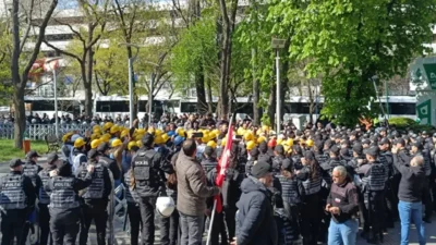 Ankara'da hakları için açlık grevi yapan maden işçilerine polis müdahale