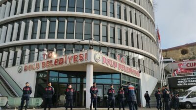 Bolu Belediyesi’ne yönelik "irtikap" soruşturmasında jandarma binada arama başlattı, 3