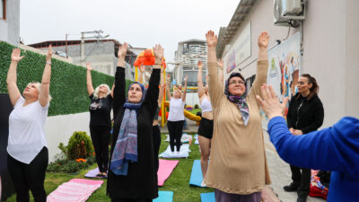 Buca Belediyesi Gülşah Durbay Kadın Danışma Merkezi'nde başlayan yoga eğitimleri