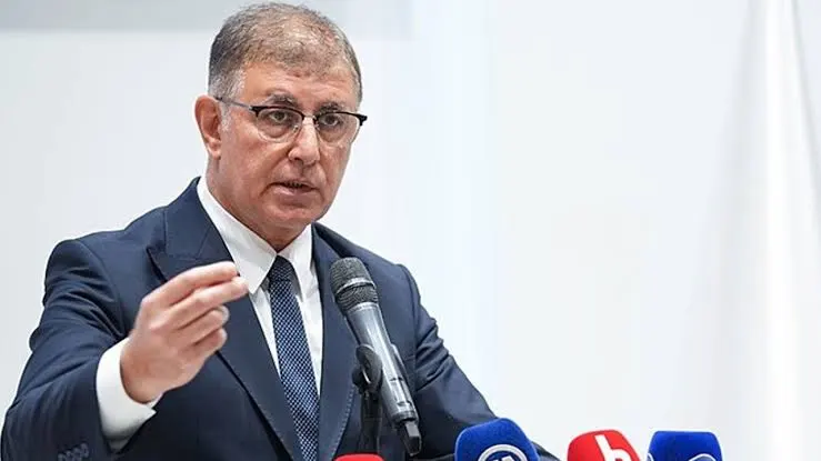 İzmir BB Başkanı Cemil Tugay, dış kredilerin onaylanmadığını belirterek iktidarı