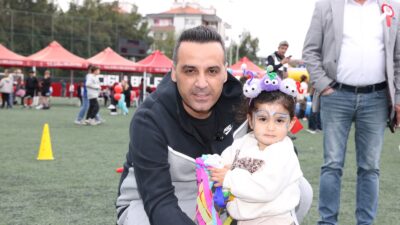 Çiğli'de 23 Nisan coşkusu: Başkan Onur Emrah Yıldız çocuklarla dev