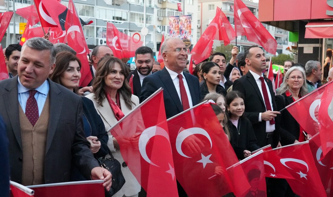 Gaziemir Sokakları Gelincik Tarlasına Döndü: 23 Nisan Coşkusu Gaziemir'de binlerce kişinin katıldığı 23 Nisan kortejiyle sokaklar kırmızı beyaza