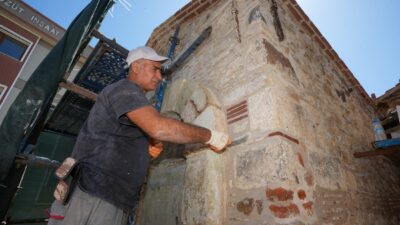 Gaziemir Belediyesi tarihi Çift Çeşme'yi aslına uygun restore ederek geleceğe