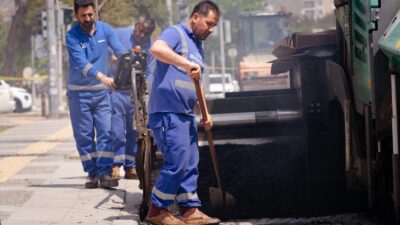 Karşıyaka Girne Bulvarı'nda 3 kilometrelik yol yenileme çalışması başladı. Ekipler