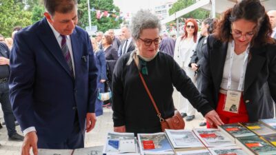 İzmir Kent Kitaplığı, kentin tarihine ve doğasına ışık tutan yeni