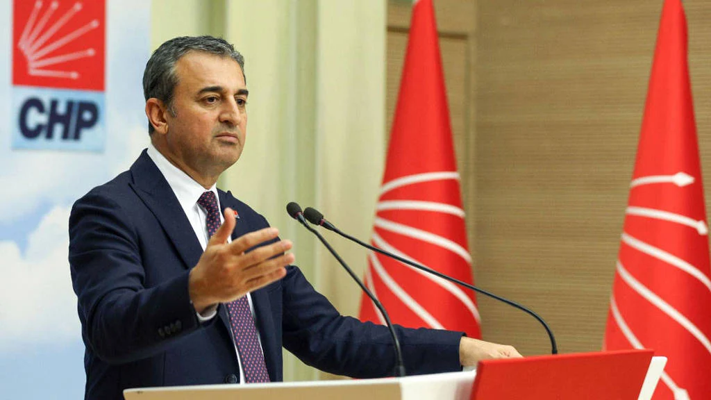 İzmir Tarihi Meslek Fabrikası şafak vakti polis zoruyla tahliye edildi;