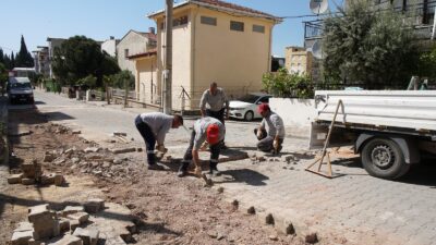 Kemalpaşa'da borçların bitmesiyle yol atağı başladı. Hasat öncesi üretim yollarında