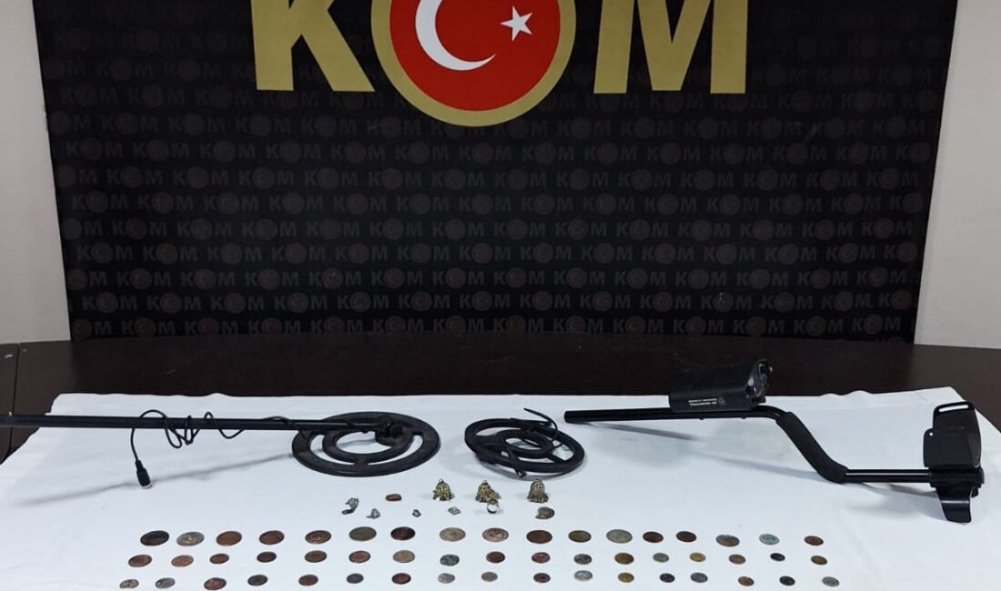 İzmir Kınık'ta düzenlenen operasyonda Roma, Helenistik ve Bizans dönemine ait