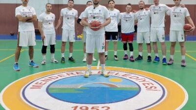 Menderes Belediyesi basketbol takımı, Sıfır Atık Günü'nde sahaya anlamlı bir