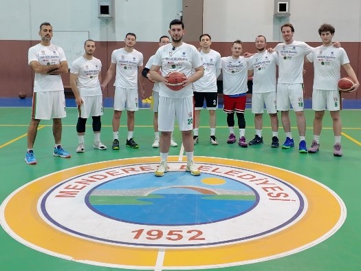 Menderes Belediyesi basketbol takımı, Sıfır Atık Günü'nde sahaya anlamlı bir