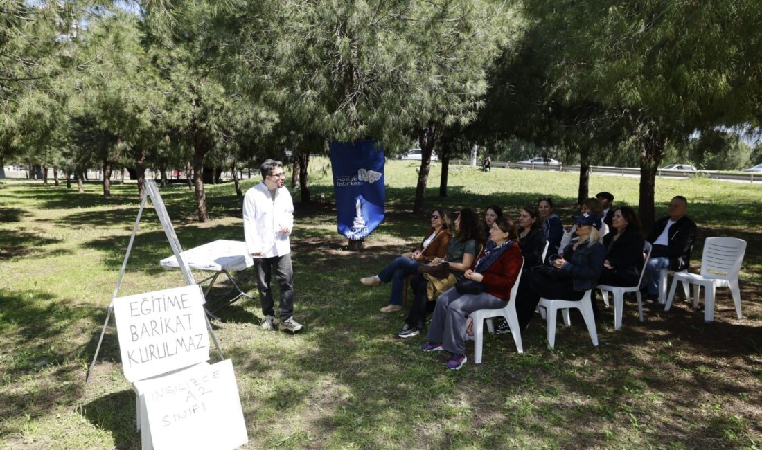 Binaya girişleri engellenen Meslek Fabrikası kursiyerleri, son derslerini çimlerde işleyip