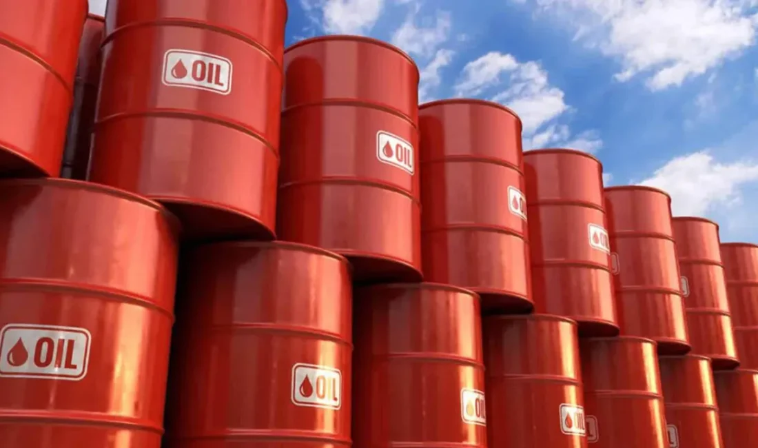 Brent petrol Hürmüz Boğazı'ndaki sıcak çatışma sonrası 93 dolara dayandı.