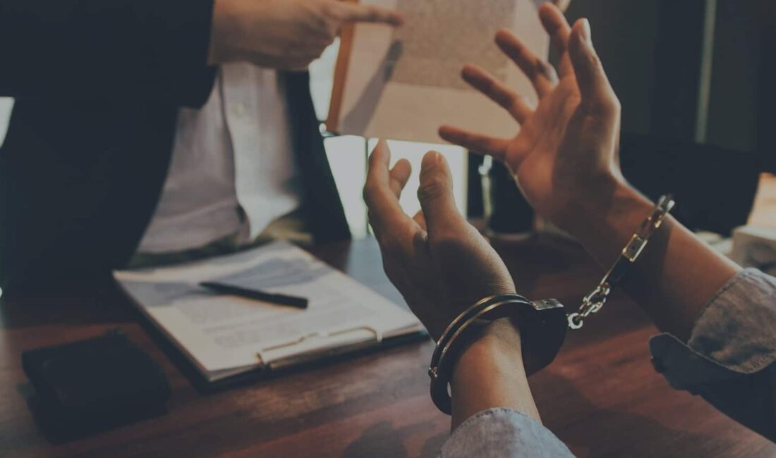 İstanbul merkezli rüşvet operasyonunda vergi müfettişlerinin de aralarında olduğu 11