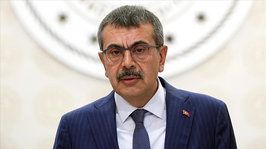 Bakan Yusuf Tekin, okullarda şiddeti ve dijital riskleri önleyecek 7