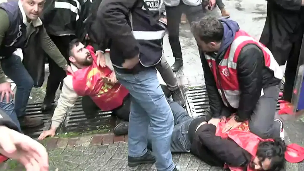 Taksim'e yürümek isteyen HKP üyelerine polis müdahale etti, 37 kişi