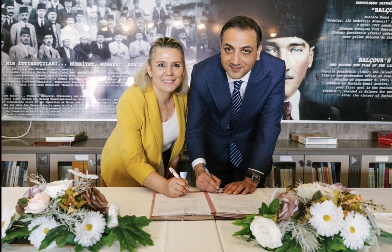 Balçova Belediyesi muhtar protokolü imzalandı! Belediye Başkanı Onur Yiğit, mahallelerin