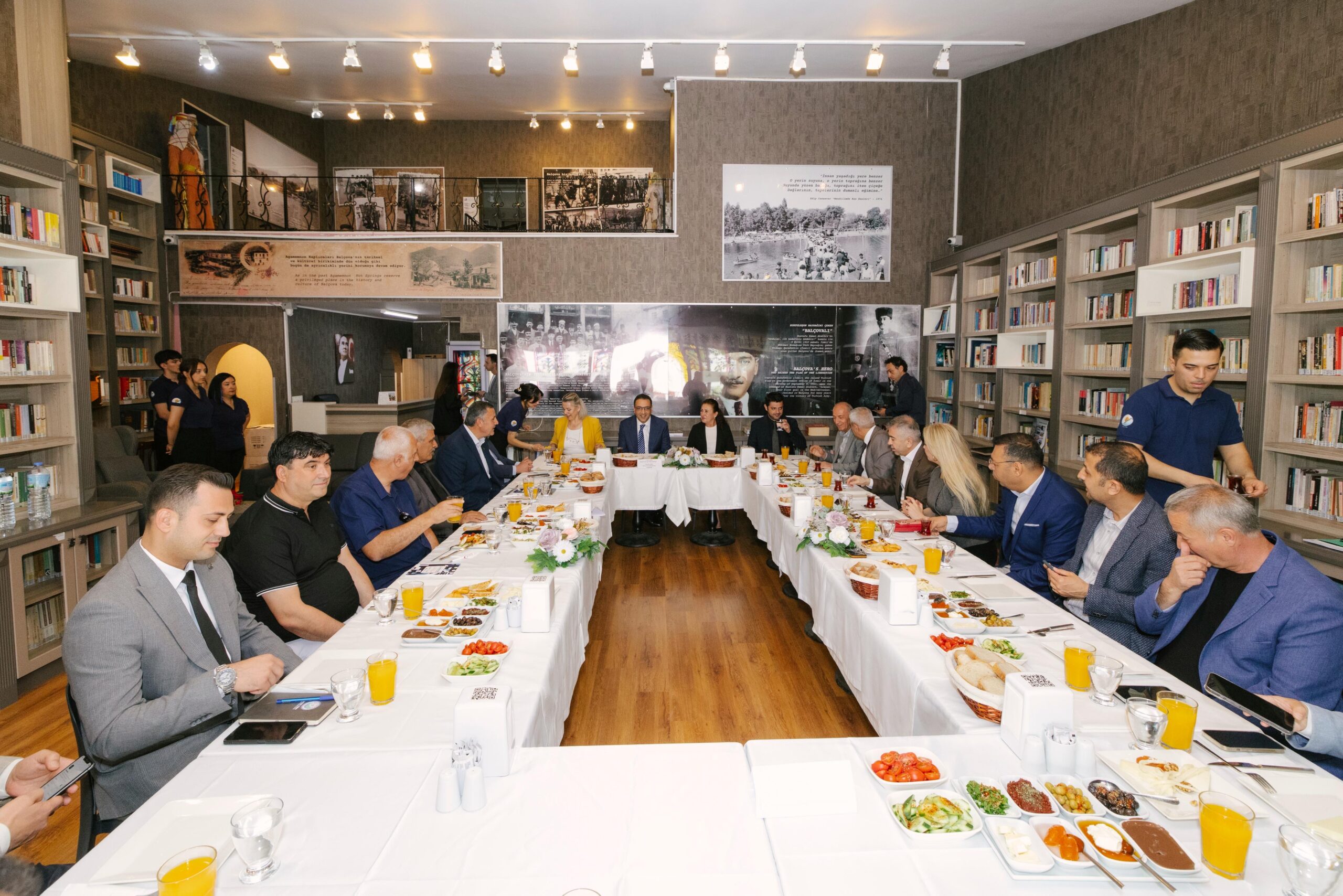 Balçova Belediyesi Muhtar Protokolü İle Mahallede Devrim
