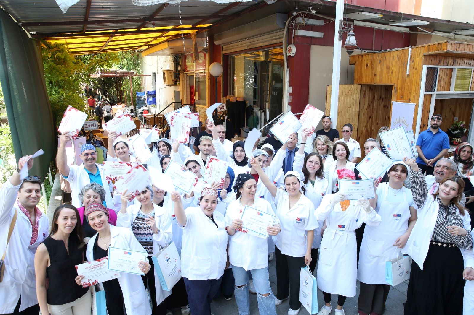 Çiğli Pastacılık Kursu Bitti Mezunlar Anında İş Buldu