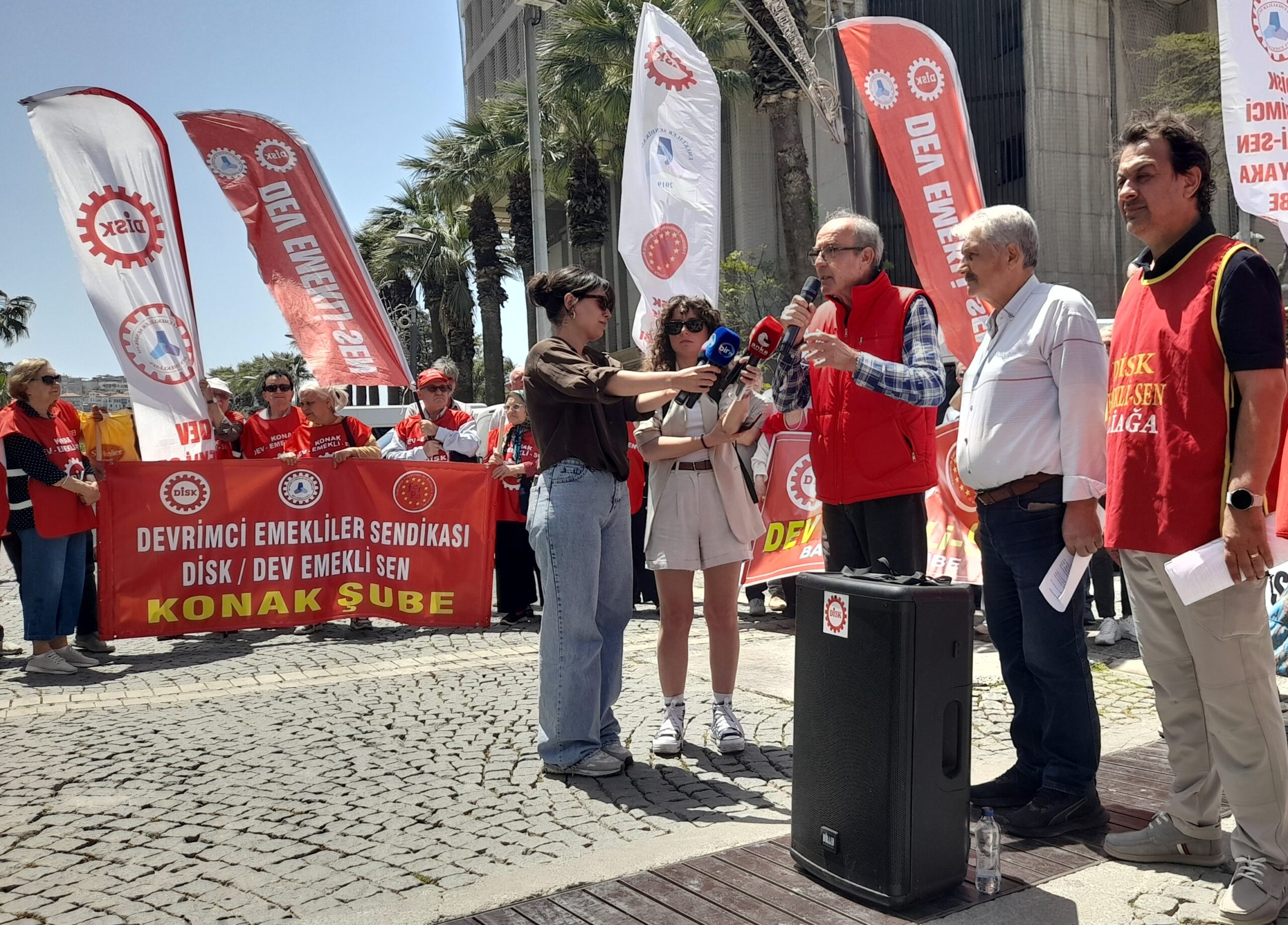İzmir Emekli Mitinginde İsyan