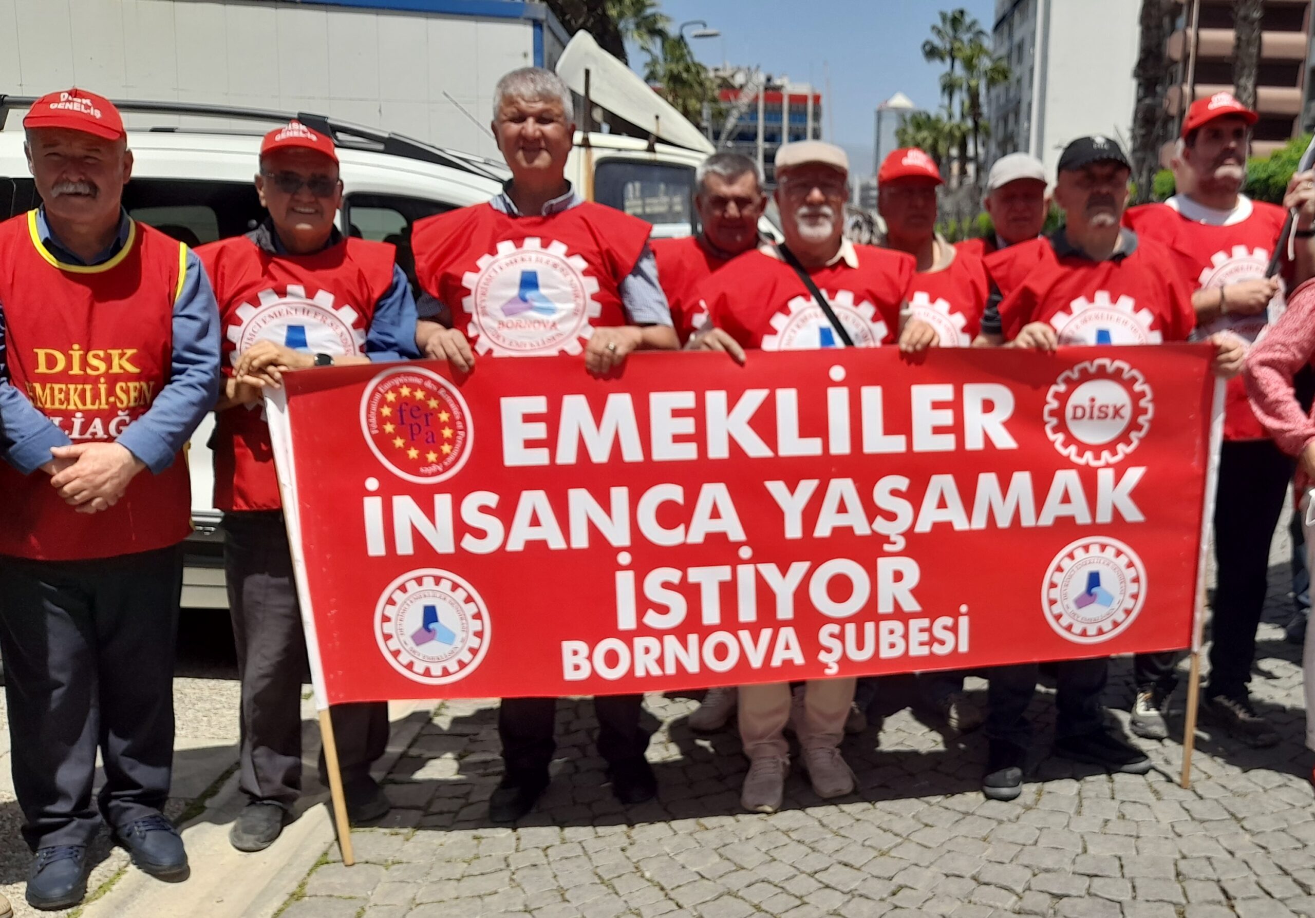 İzmir emekli mitingi Konak'ta yapıldı! Dev Emekli-Sen'den zehir zemberek açıklama: