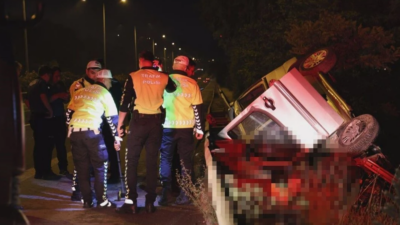 İzmir Buca’da korkunç kaza! Takla atan araçta 2 genç yaşamını